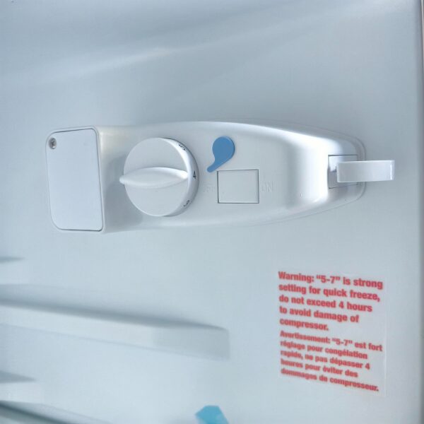
	Réfrigérateur combiné Smart Technology STCB-277H – 186L – 3T